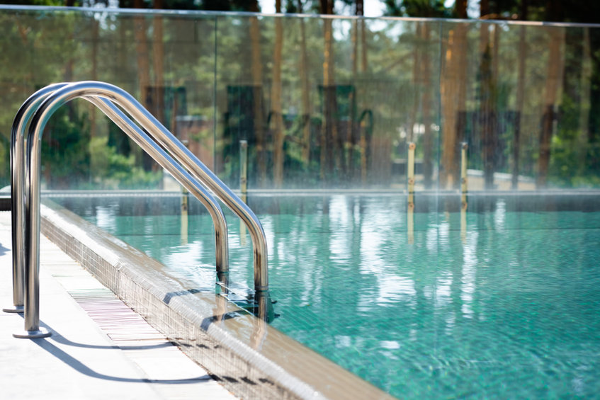 garde-corps en verre pour votre piscine