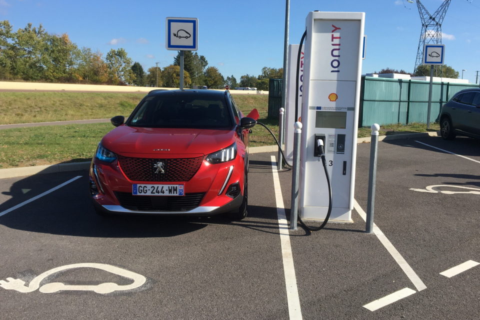 bornes de recharge pour la Peugeot e-2008